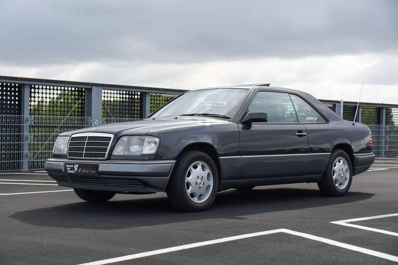 Zwart, metallic lak Gebruikt 1995 Mercedes E200 Elegance Coupé | € 18.500 - Afbeelding 1/4