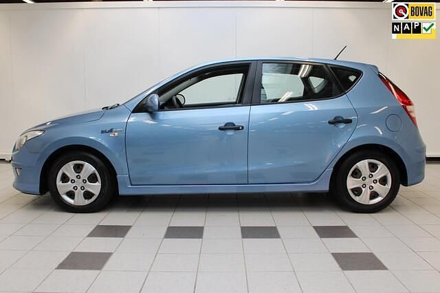 Blauw Occasion 2012 Hyundai i30 Hatchback | € 7.950 (Eerlijke prijs) - Afbeelding 1/4