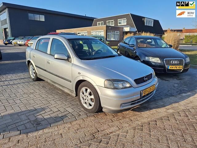 Grijs Gebruikt 2002 Opel Astra Njoy Hatchback | € 1.999 (Eerlijke prijs) - Afbeelding 1/4
