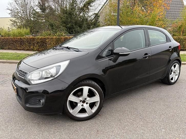 Zwart Gebruikt 2011 Kia Rio Hatchback | € 4.950 (Iets duurder) - Afbeelding 1/4