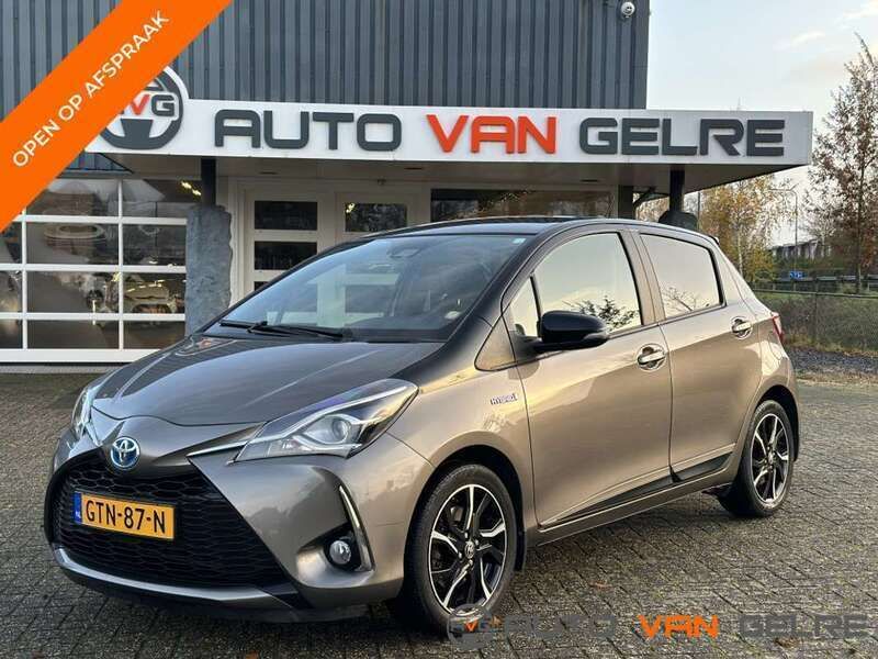 Grijs Gebruikt 2017 Toyota Yaris Hybrid Hatchback | € 13.950 (Eerlijke prijs) - Afbeelding 1/4