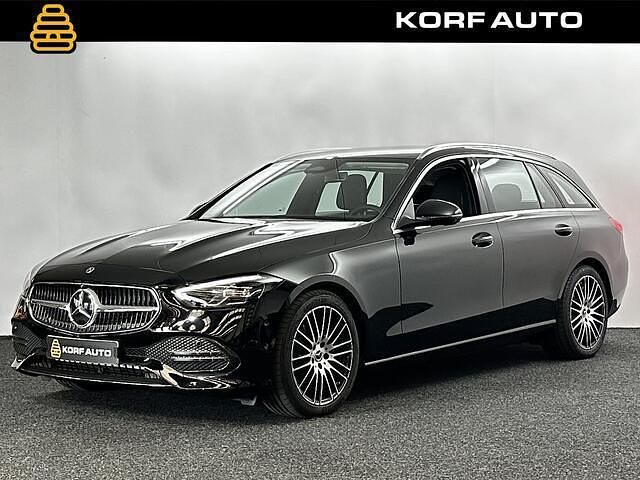 Zwart Gebruikt 2024 Mercedes C180 Luxury Stationwagen | € 39.900 (Eerlijke prijs) - Afbeelding 1/4