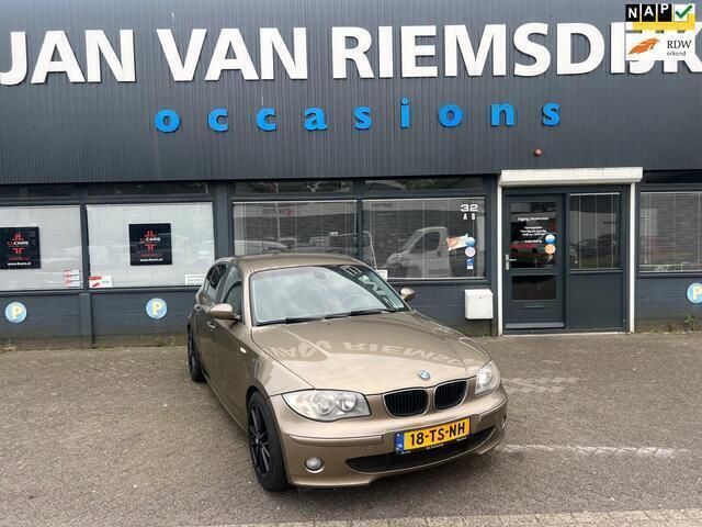 Bruin Gebruikt 2007 BMW 118 Hatchback | € 2.995 (Eerlijke prijs) - Afbeelding 1/4
