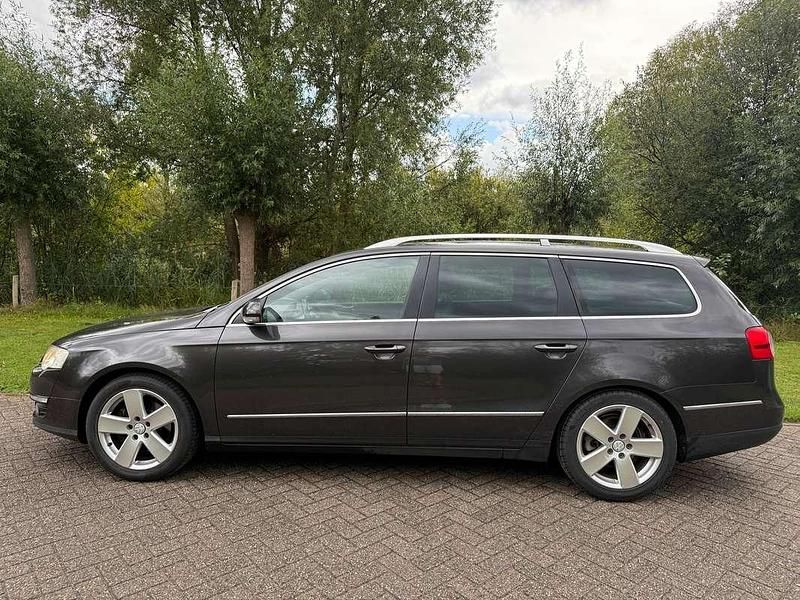 Zwart Gebruikt 2006 VW Passat Highline Stationwagen | € 2.250 - Afbeelding 1/4