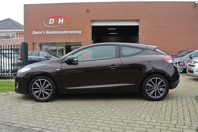 Bruin Gebruikt 2013 Renault Mégane Coupé Bose Edition Coupé | € 2.299 - Afbeelding 1/4