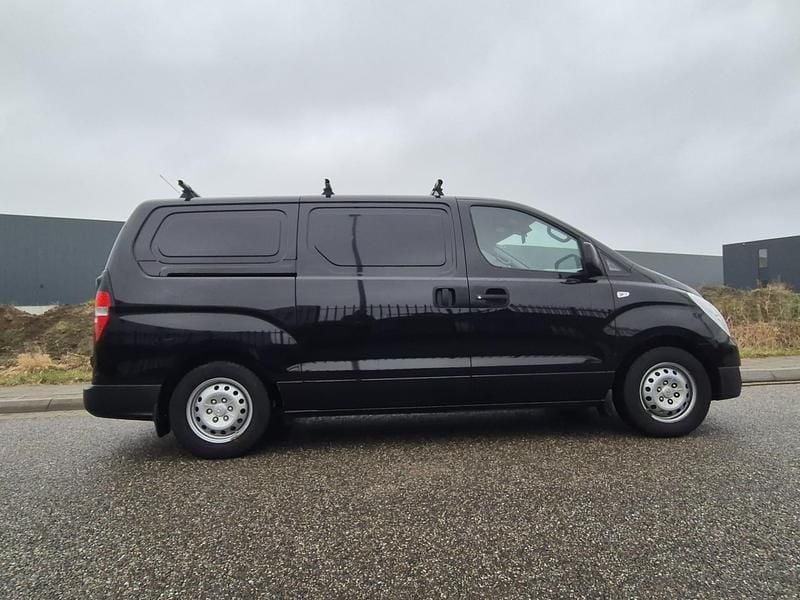 Occasion Hyundai H 300 Dynamiq 136 PK (100 kW) 2017 Zwart Van