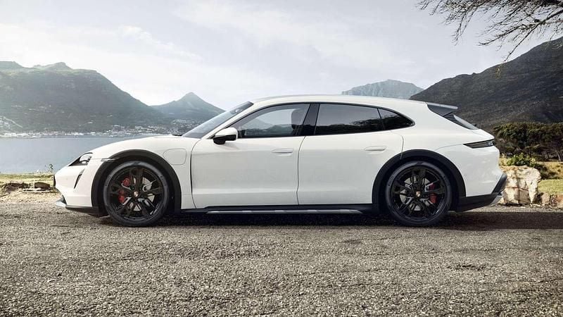 Wit Gebruikt 2022 Porsche Taycan 4S Cross Turismo Sedan | € 74.900 (Eerlijke prijs) - Afbeelding 1/4