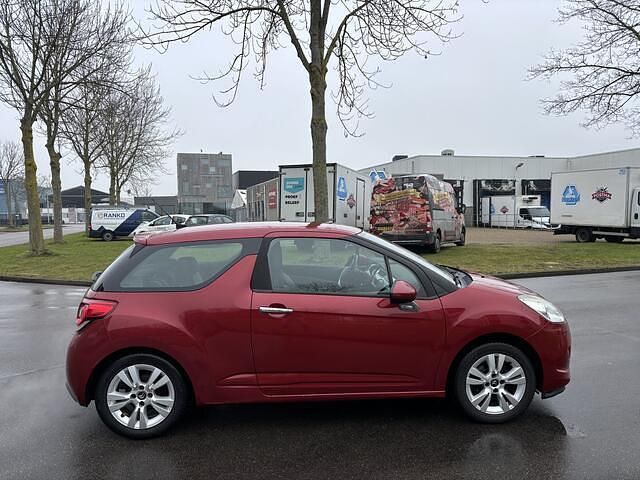 Occasion Citroën DS3 Chic 97 PK (71 kW) 2010 Rood (metallic) Hatchback