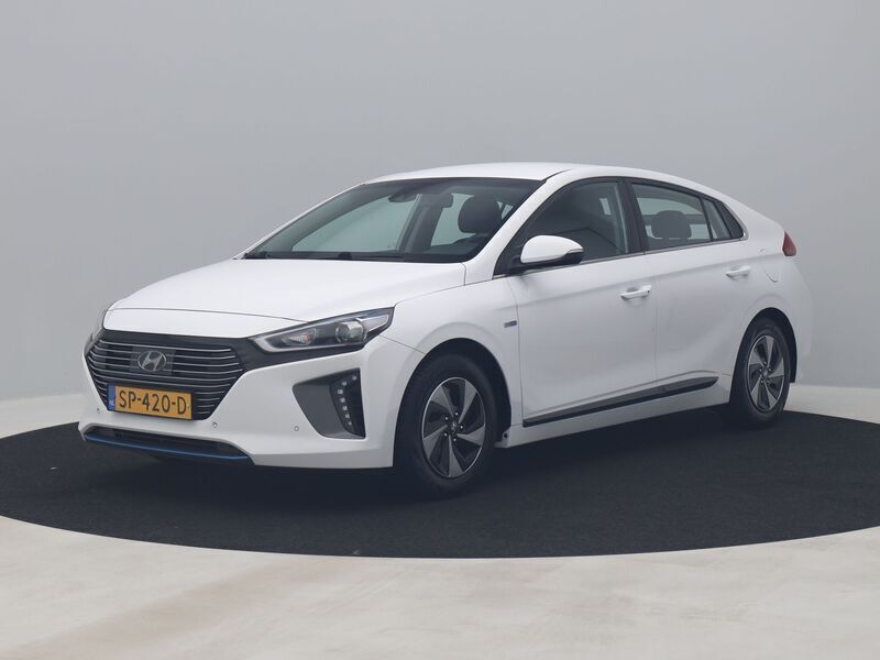 Wit, metallic lak Gebruikt 2018 Hyundai Ioniq Comfort Sedan | € 12.700 (Super prijs) - Afbeelding 1/4