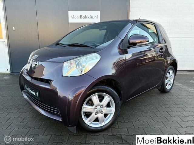 Paars Gebruikt 2010 Toyota iQ Comfort Hatchback | € 3.245 (Eerlijke prijs) - Afbeelding 1/4