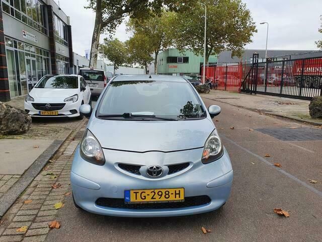 Blauw Gebruikt 2005 Toyota Aygo Hatchback | € 2.249 (Eerlijke prijs) - Afbeelding 1/4