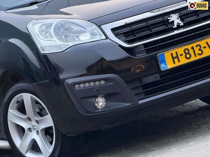 Zwart Occasion 2018 Peugeot Partner Tepee Active MPV | € 8.425 (Goede deal) - Afbeelding 1/4