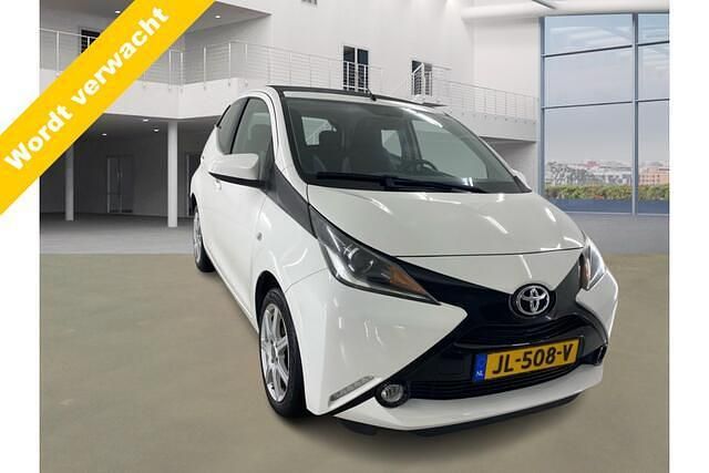 Occasion Toyota Aygo X-wave 69 PK (50 kW) 2016 Wit Hatchback