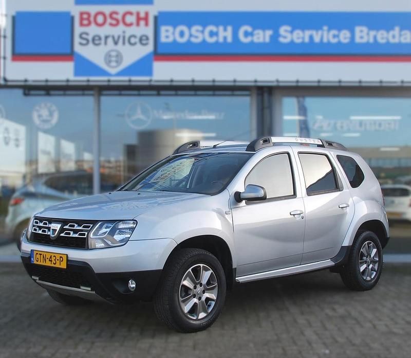 Grijs Occasion 2016 Dacia Duster Lauréate SUV | € 10.950 (Iets duurder) - Afbeelding 1/4