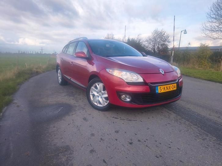 Occasion 2013 Renault Mégane III Stationwagen | € 2.499 (Goede deal) - Afbeelding 1/4