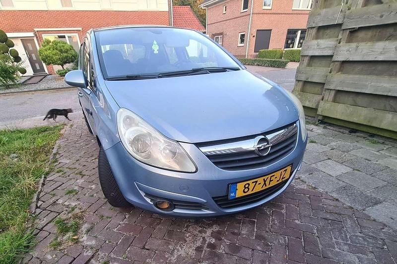 Blauw Gebruikt 2007 Opel Corsa Cosmo MPV | € 1.250 (Eerlijke prijs) - Afbeelding 1/4