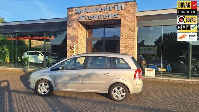Grijs Gebruikt 2008 Opel Zafira Essentia MPV | € 3.950 (Duur) - Afbeelding 1/4