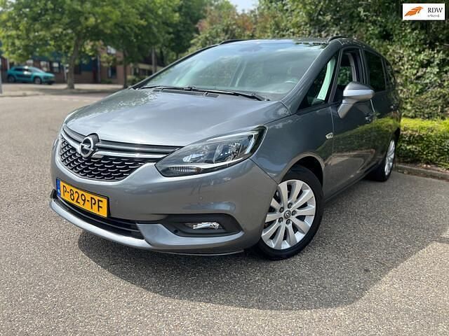 Grijs Gebruikt 2017 Opel Zafira Tourer Innovation MPV | € 12.950 - Afbeelding 1/4
