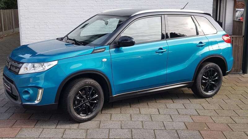 Blauw, metallic lak Gebruikt 2015 Suzuki Vitara Exclusive SUV | € 16.299 (Eerlijke prijs) - Afbeelding 1/4