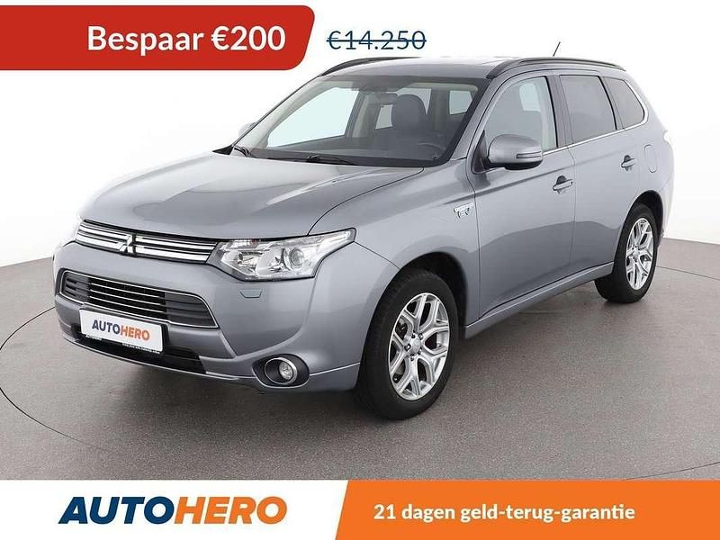 Grijs Gebruikt 2014 Mitsubishi Outlander P-HEV Instyle SUV | € 14.249 (Eerlijke prijs) - Afbeelding 1/3