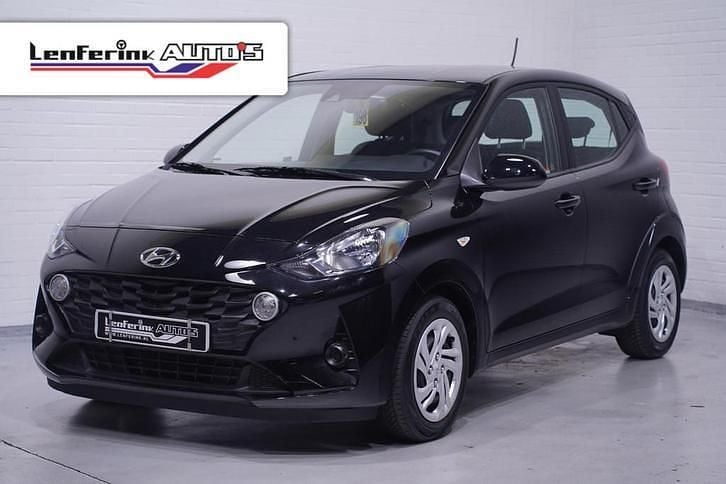 Rood Gebruikt 2022 Hyundai i10 Select Hatchback | € 12.850 (Eerlijke prijs) - Afbeelding 1/4
