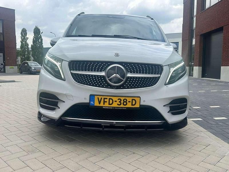 Wit Gebruikt 2020 Mercedes V300 MPV | € 47.795 (Eerlijke prijs) - Afbeelding 1/4