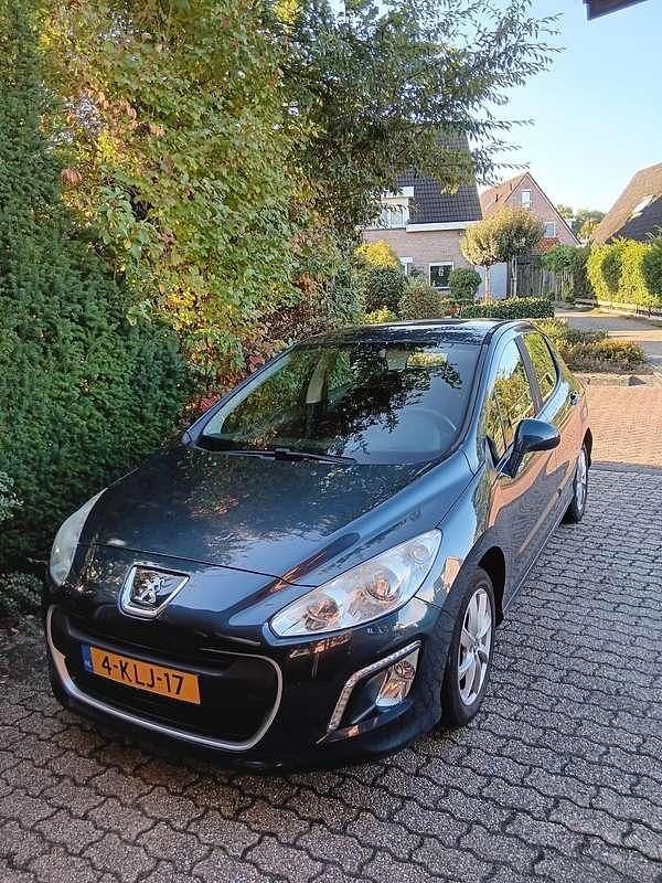 Blauw Occasion 2013 Peugeot 308 Sedan | € 2.650 (Super prijs) - Afbeelding 1/4