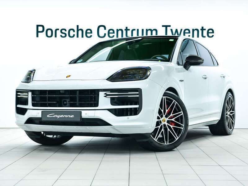 Wit, metallic lak Gebruikt 2024 Porsche Cayenne Turbo SUV | € 189.900 - Afbeelding 1/4