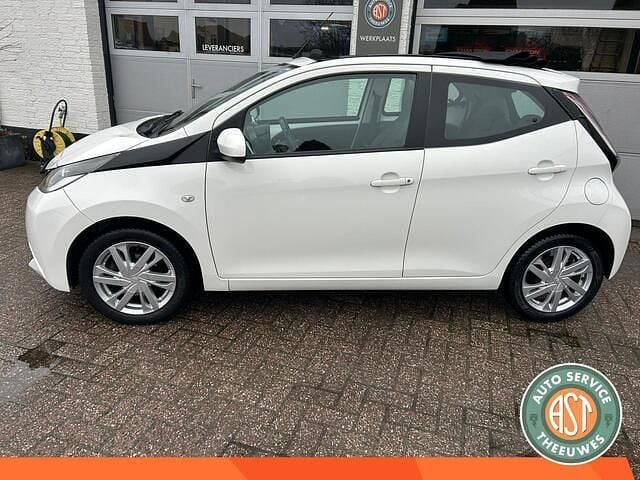 Occasion Toyota Aygo X-wave 69 PK (50 kW) 2015 Wit Hatchback