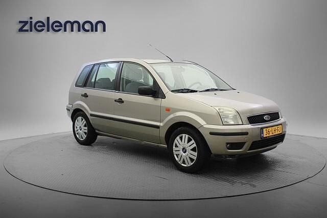 Grijs Gebruikt 2003 Ford Fusion Hatchback | € 1.645 (Eerlijke prijs) - Afbeelding 1/4
