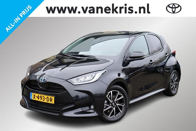 Zwart Occasion 2023 Toyota Yaris Hybrid Hatchback | € 21.999 (Eerlijke prijs) - Afbeelding 1/4