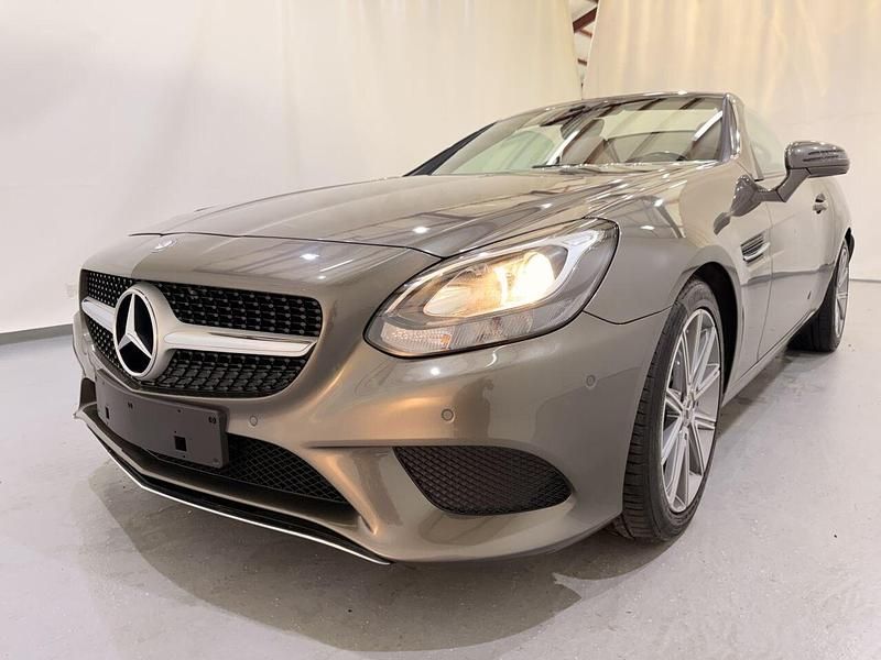Grijs Gebruikt 2017 Mercedes SLC180 Cabriolet | € 19.250 - Afbeelding 1/4