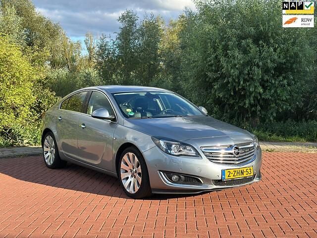 Grijs Gebruikt 2015 Opel Insignia Cosmo Hatchback | € 5.999 (Duur) - Afbeelding 1/4