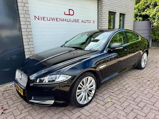 Zwart Gebruikt 2013 Jaguar XF Business Edition Sedan | € 14.950 - Afbeelding 1/4