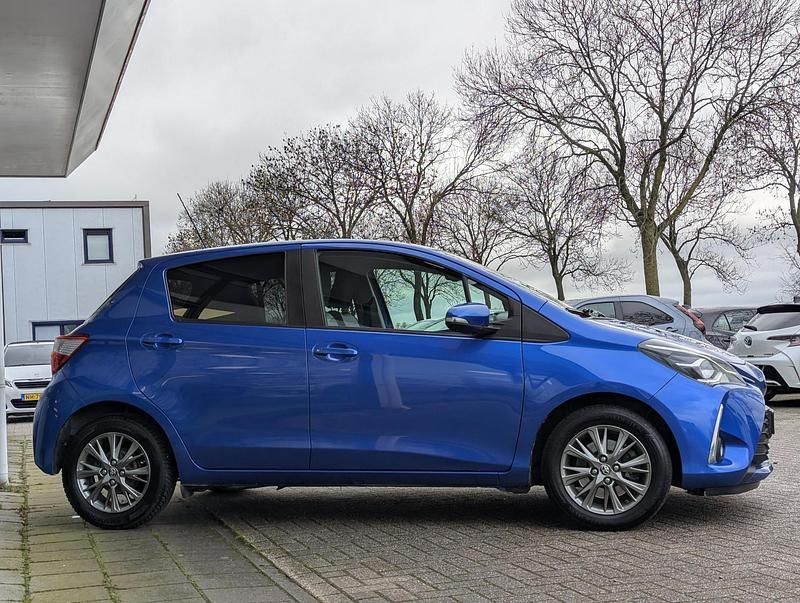 Occasion Toyota Yaris 112 PK (82 kW) 2019 Blauw Hatchback