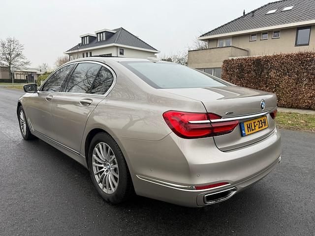Occasion BMW 750 Executive 449 PK (330 kW) 2016 Grijs Sedan