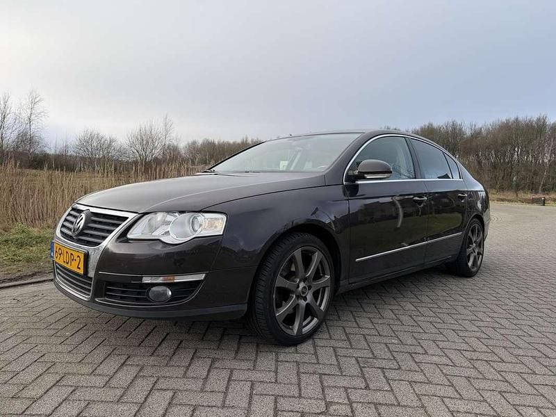 Occasion VW Passat Comfortline 122 PK (89 kW) 2010 Bruin Sedan