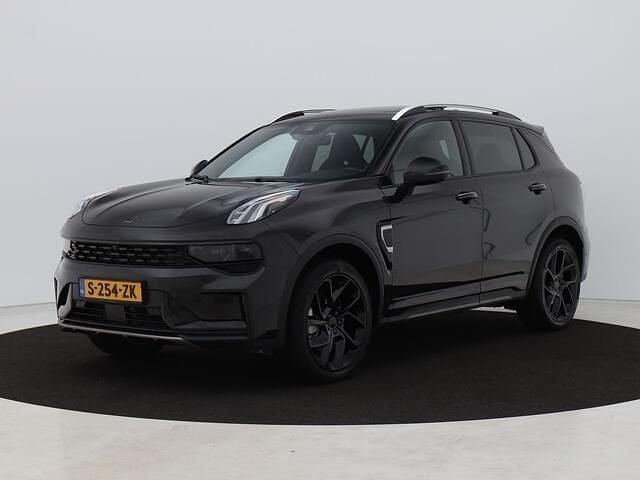 Zwart (metallic) Gebruikt 2023 Lynk & Co 01 SUV | € 26.400 (Eerlijke prijs) - Afbeelding 1/3