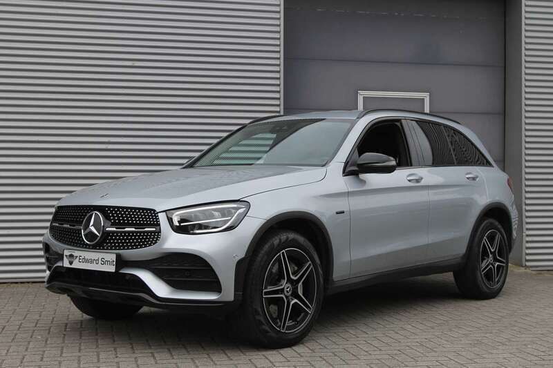 Zilver Gebruikt 2021 Mercedes GLC300e Business SUV | € 41.999 (Eerlijke prijs) - Afbeelding 1/4