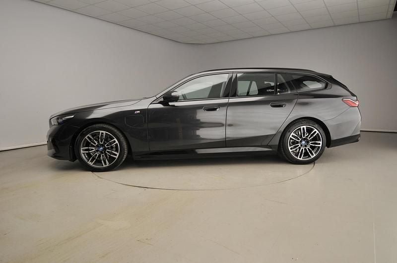 Occasion BMW 530e M Sport 299 PK (219 kW) 2024 Grijs Stationwagen