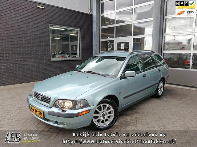 Groen Gebruikt 2002 Volvo V40 Stationwagen | € 1.750 (Iets duurder) - Afbeelding 1/4