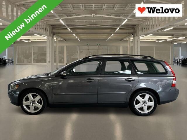 Grijs Gebruikt 2005 Volvo V50 Summum Stationwagen | € 5.450 (Duur) - Afbeelding 1/4