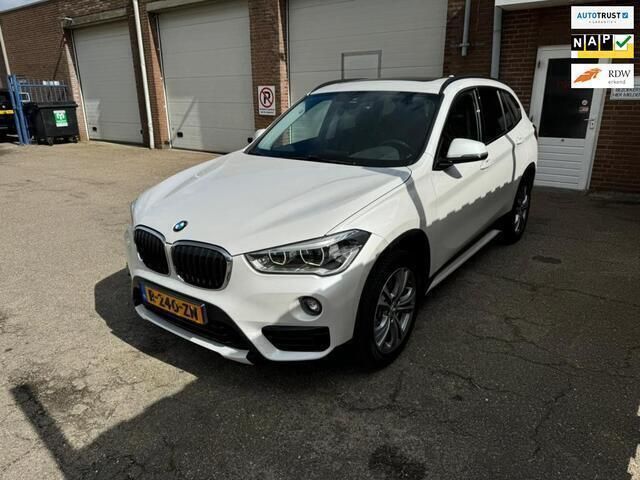Wit Gebruikt 2019 BMW X1 Executive SUV | € 26.950 (Duur) - Afbeelding 1/4