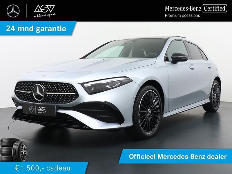 Zilver Gebruikt 2025 Mercedes A250 AMG line Hatchback | € 43.880 (Duur) - Afbeelding 1/4
