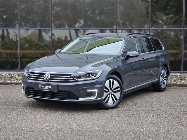 Grijs Gebruikt 2018 VW Passat GTE Stationwagen | € 20.945 (Eerlijke prijs) - Afbeelding 1/4