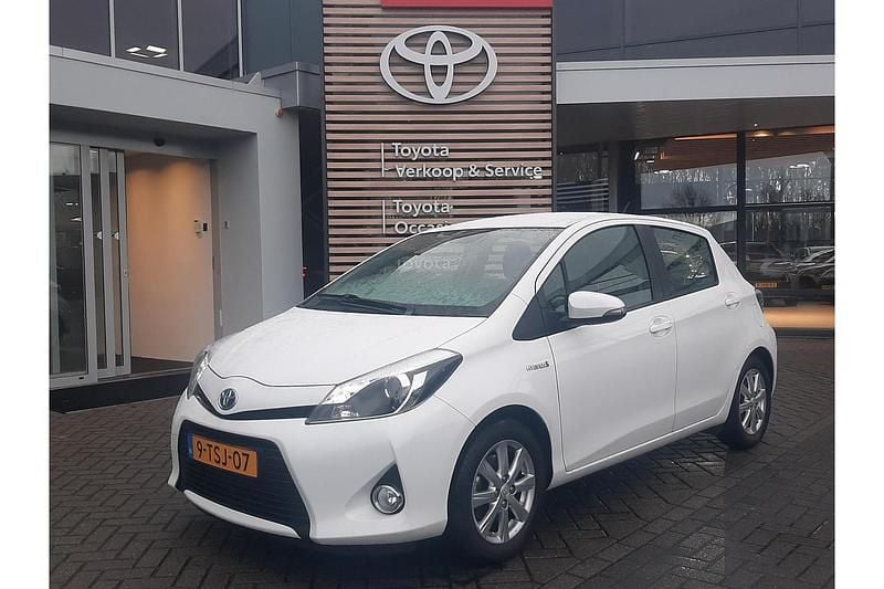 Occasion Toyota Yaris Hybrid 101 PK (74 kW) 2014 Wit Hatchback