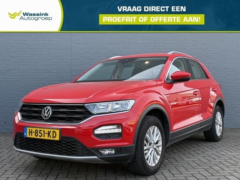 Rood Gebruikt 2020 VW T-Roc Style SUV | € 20.635 (Eerlijke prijs) - Afbeelding 1/4