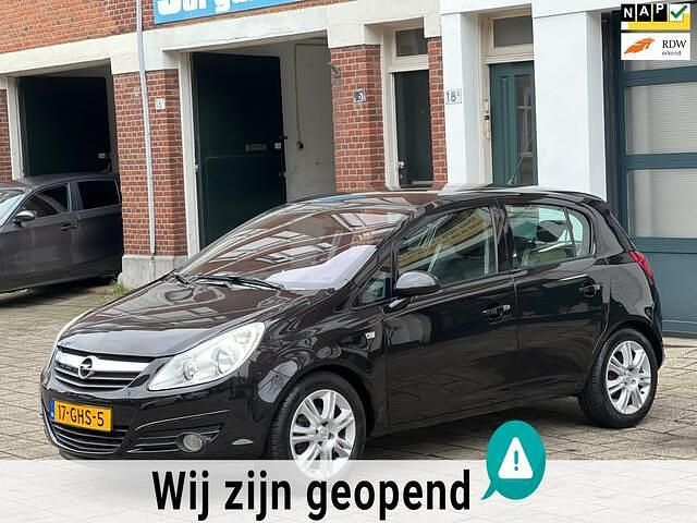 Zwart Occasion 2008 Opel Corsa Cosmo Hatchback | € 2.750 (Eerlijke prijs) - Afbeelding 1/4