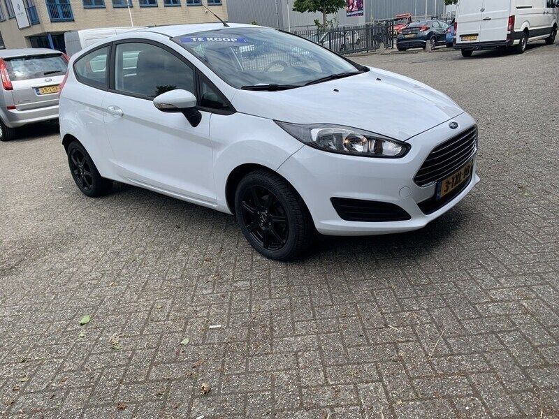 Wit Gebruikt 2014 Ford Fiesta Style Hatchback | € 5.500 (Eerlijke prijs) - Afbeelding 1/4