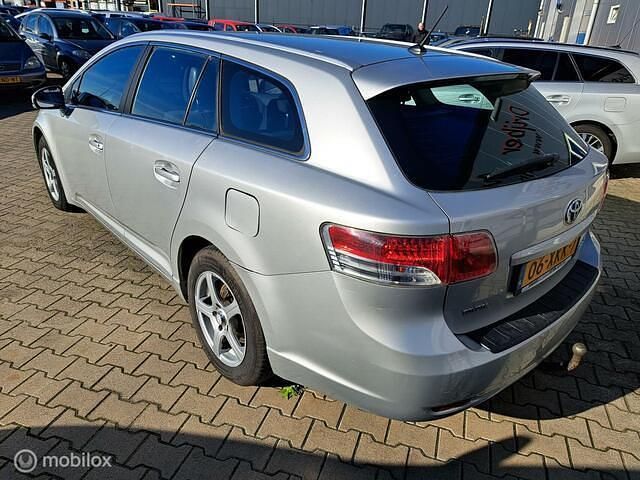 Occasion Toyota Avensis Business Edition 125 PK (91 kW) 2012 Grijs Sedan